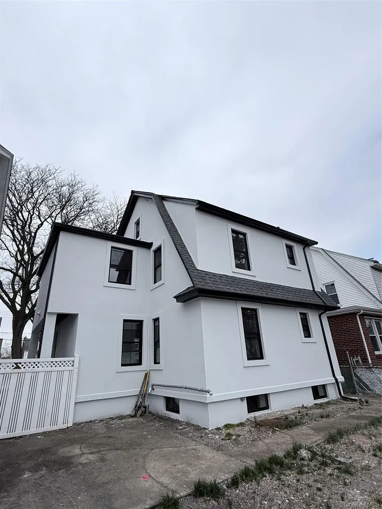 4539 171st Place Flushing NY 11358