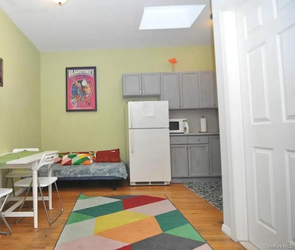 941 Manhattan Avenue Brooklyn NY 11222