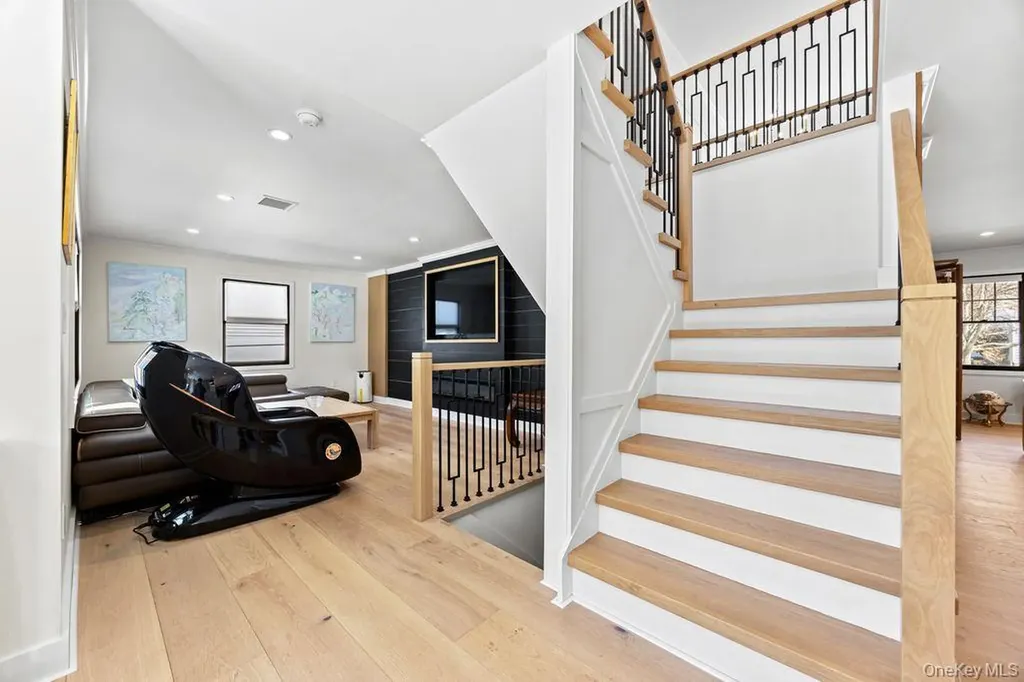 4 Allison Drive Old Bethpage NY 11804
