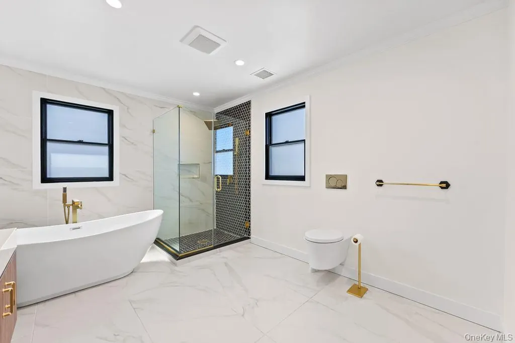 4 Allison Drive Old Bethpage NY 11804