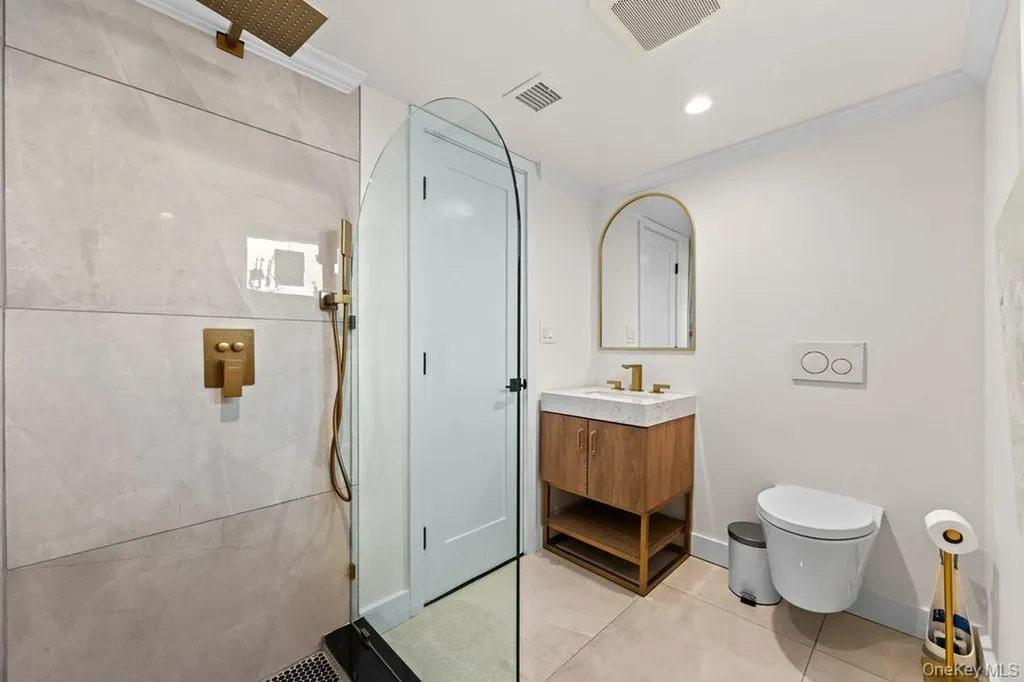 4 Allison Drive Old Bethpage NY 11804