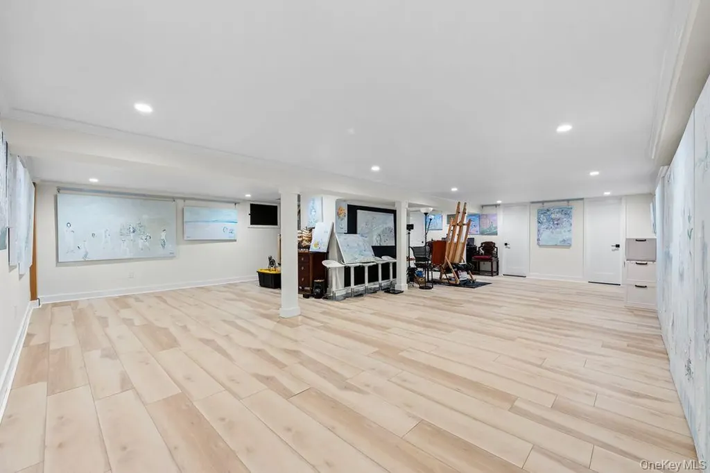 4 Allison Drive Old Bethpage NY 11804