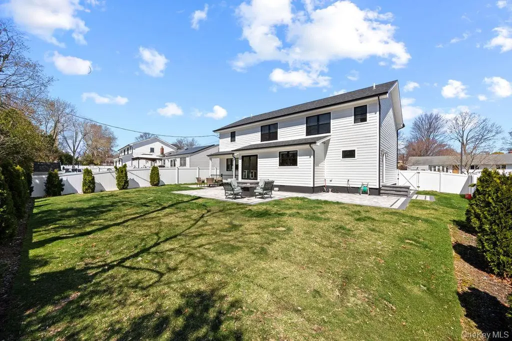 4 Allison Drive Old Bethpage NY 11804