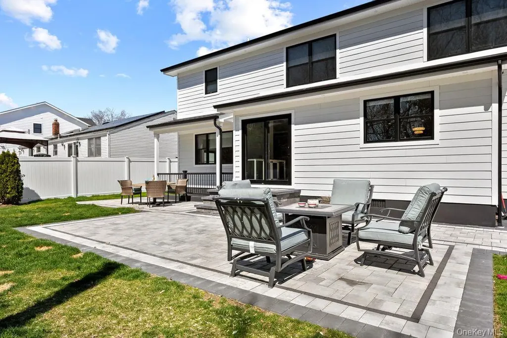 4 Allison Drive Old Bethpage NY 11804