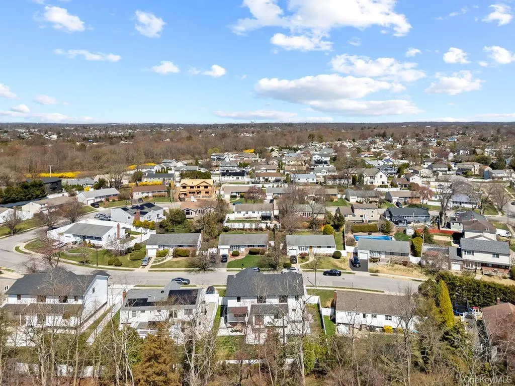 4 Allison Drive Old Bethpage NY 11804