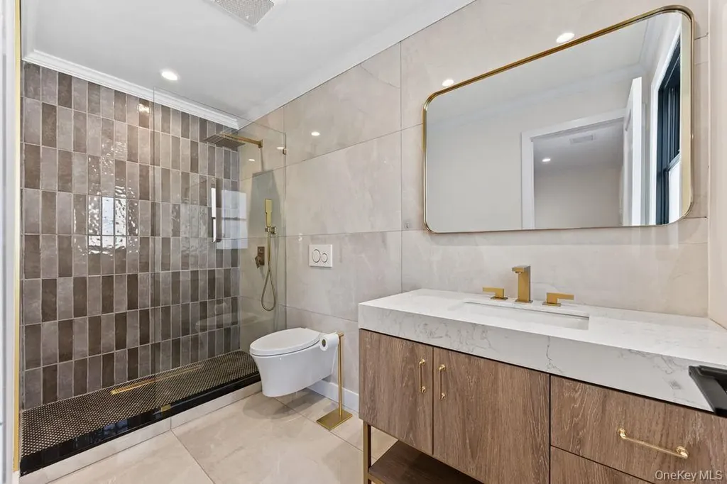 4 Allison Drive Old Bethpage NY 11804