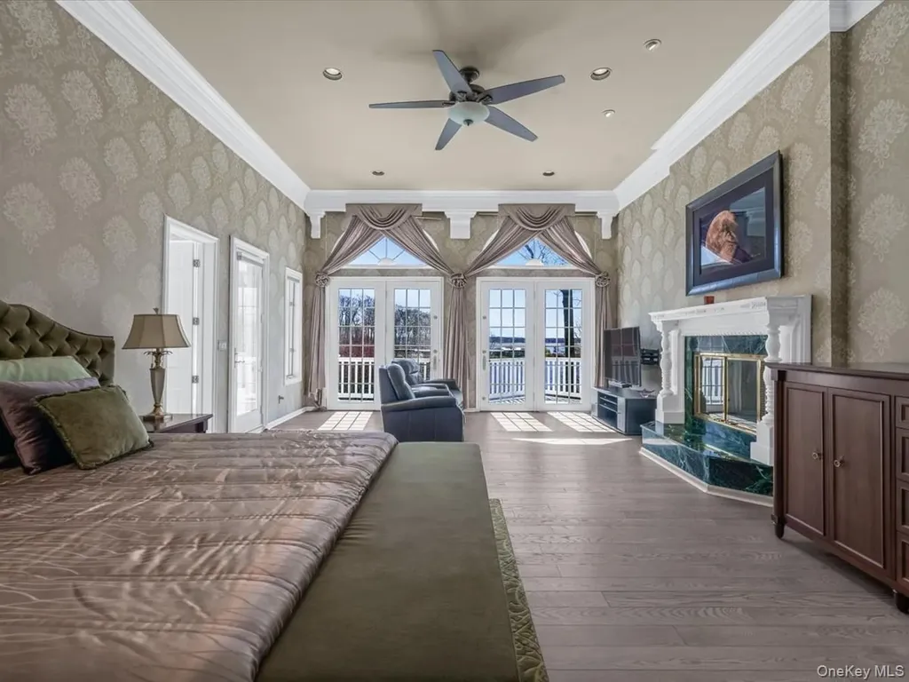 19 Mallard Drive Lloyd Harbor NY 11743