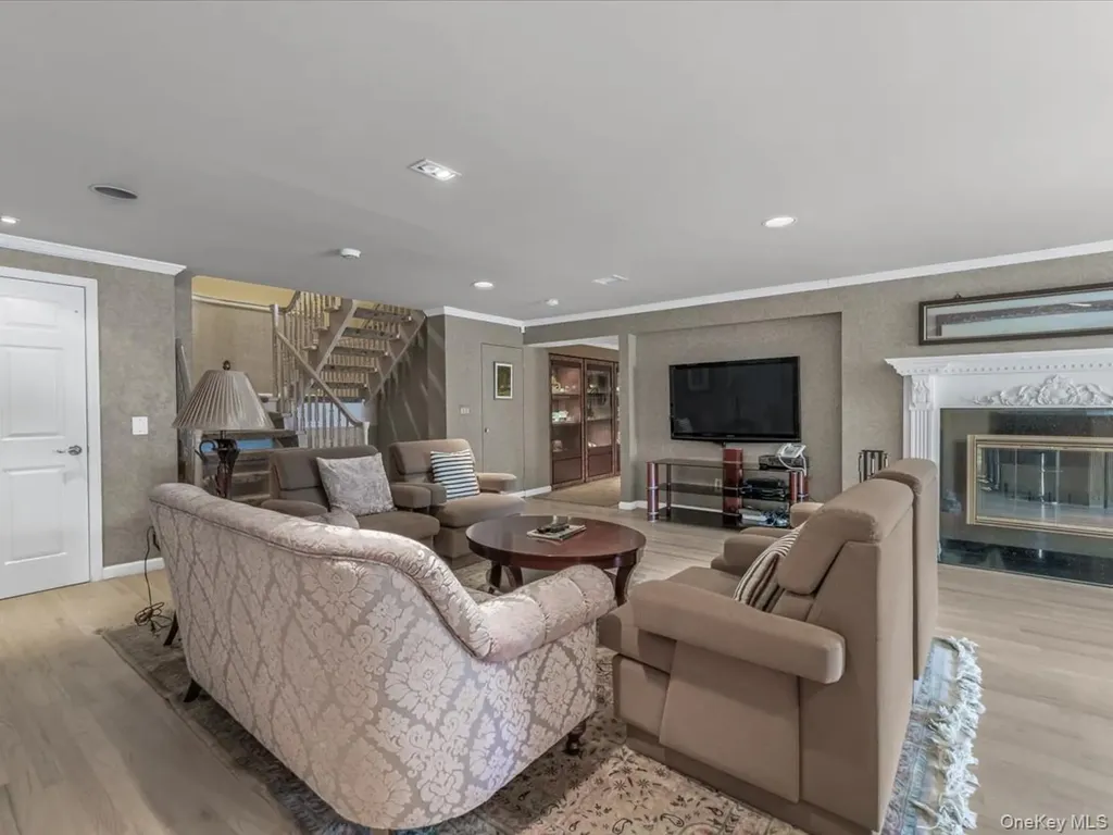 19 Mallard Drive Lloyd Harbor NY 11743