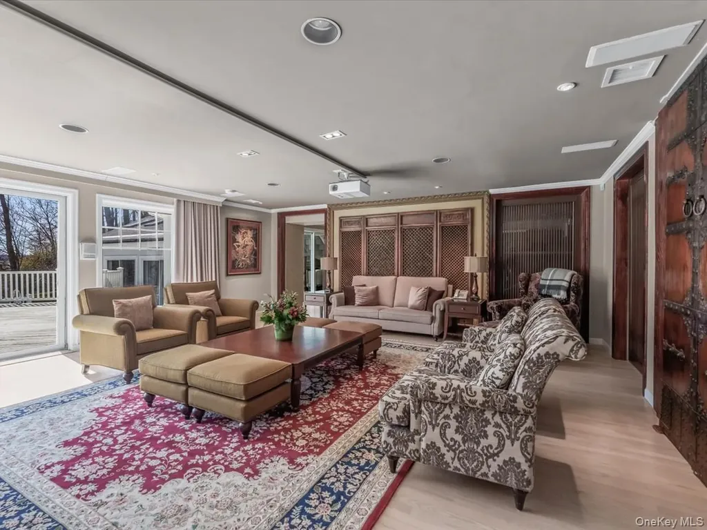 19 Mallard Drive Lloyd Harbor NY 11743