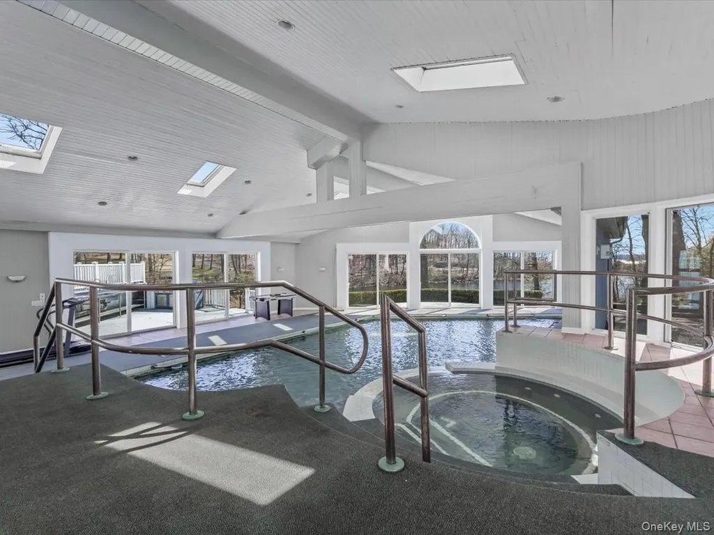 19 Mallard Drive Lloyd Harbor NY 11743