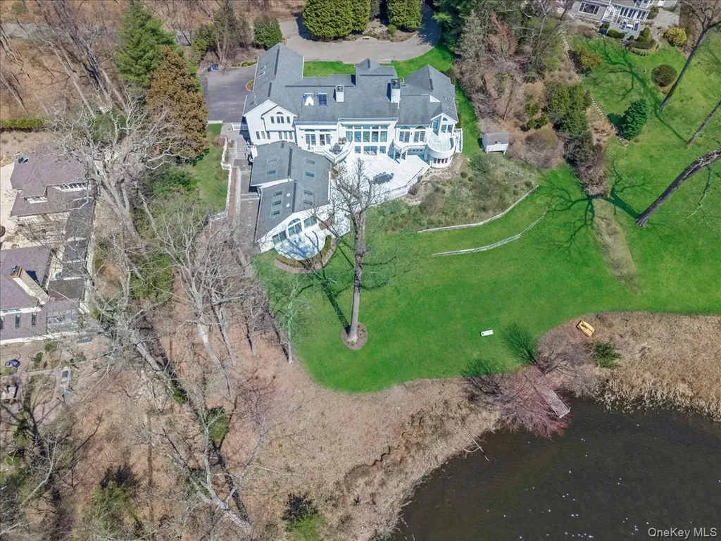 19 Mallard Drive Lloyd Harbor NY 11743