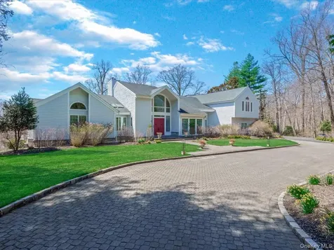19 Mallard Drive Lloyd Harbor NY 11743