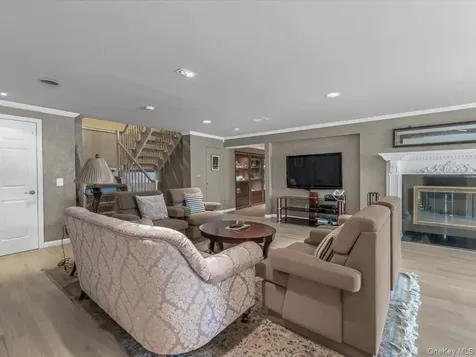 19 Mallard Drive Lloyd Harbor NY 11743