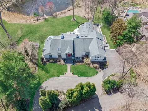 19 Mallard Drive Lloyd Harbor NY 11743