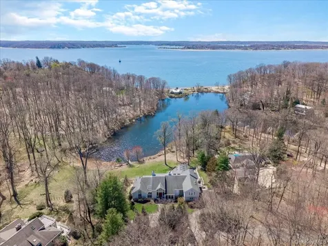19 Mallard Drive Lloyd Harbor NY 11743