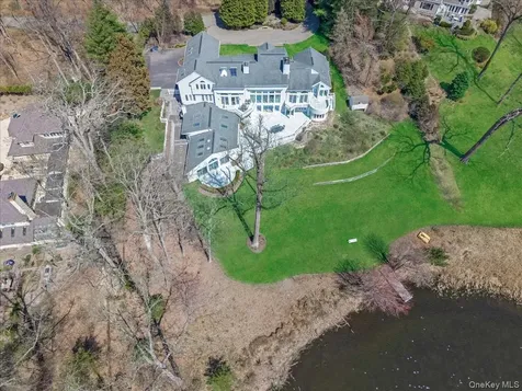 19 Mallard Drive Lloyd Harbor NY 11743