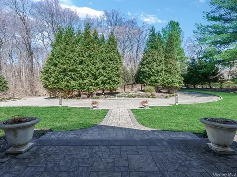 19 Mallard Drive Lloyd Harbor NY 11743