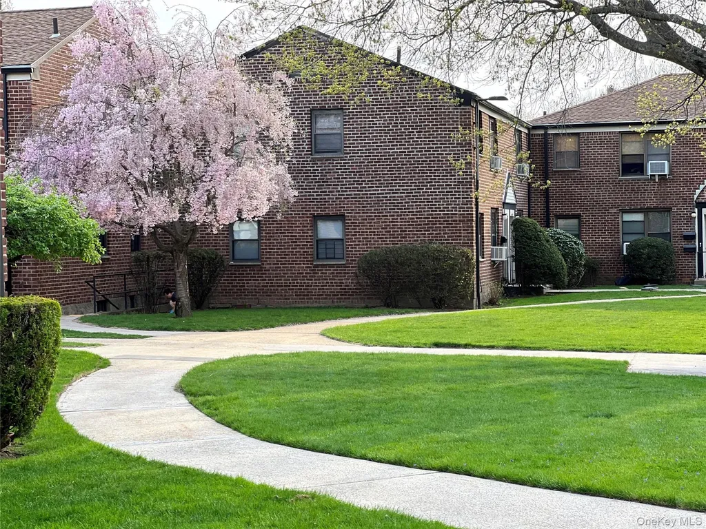 19649 69th Avenue Fresh Meadows NY 11365