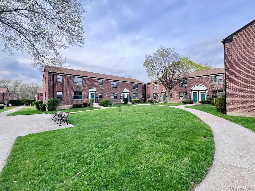 19649 69th Avenue Fresh Meadows NY 11365