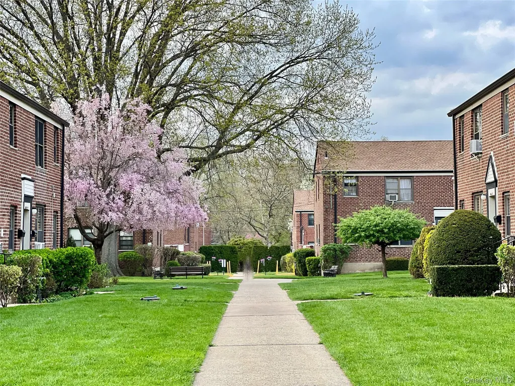 19649 69th Avenue Fresh Meadows NY 11365