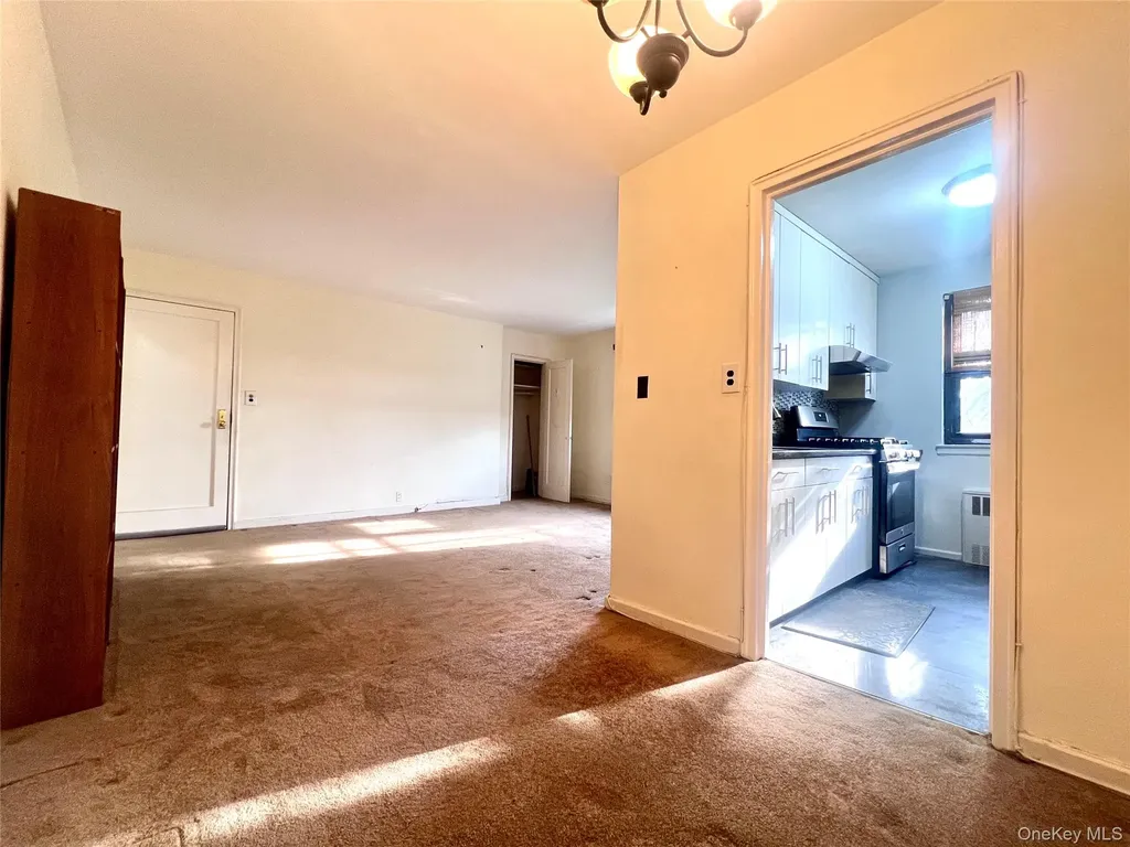 19649 69th Avenue Fresh Meadows NY 11365
