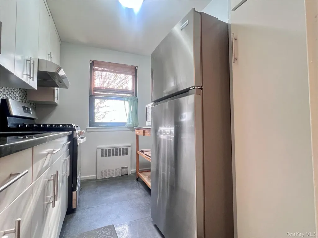 19649 69th Avenue Fresh Meadows NY 11365