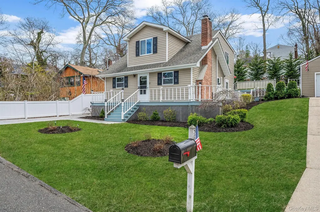 38 Hawthorne Road Rocky Point NY 11778