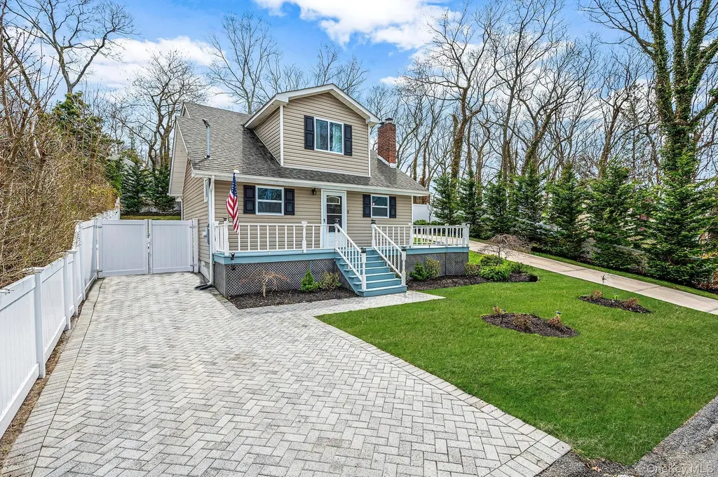 38 Hawthorne Road Rocky Point NY 11778