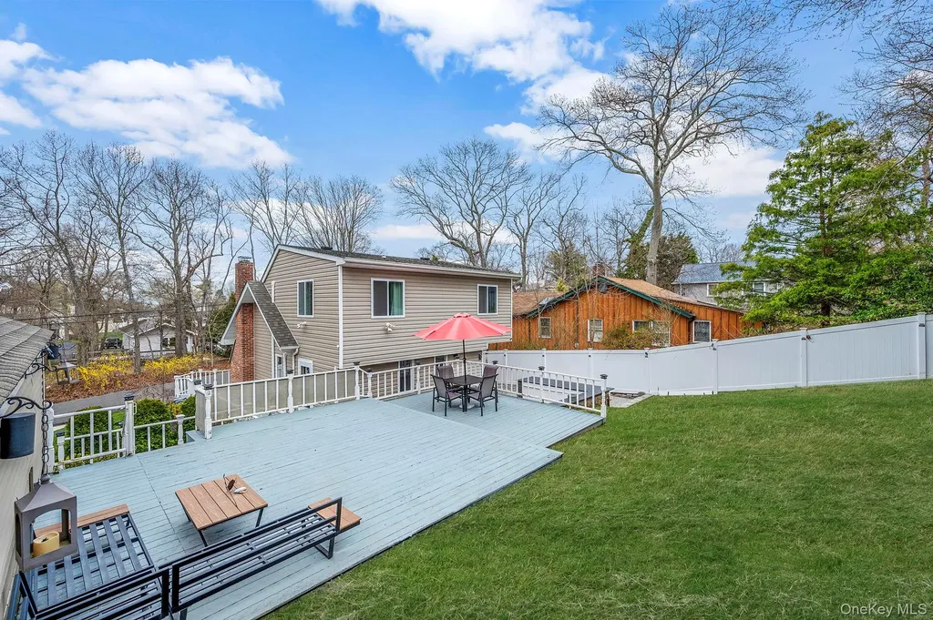 38 Hawthorne Road Rocky Point NY 11778