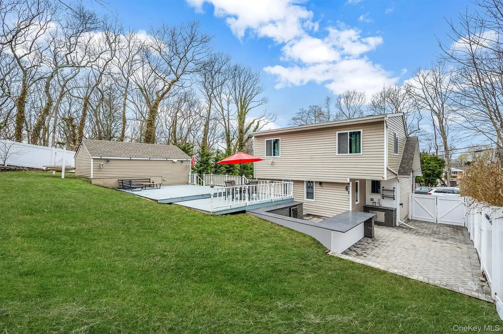 38 Hawthorne Road Rocky Point NY 11778