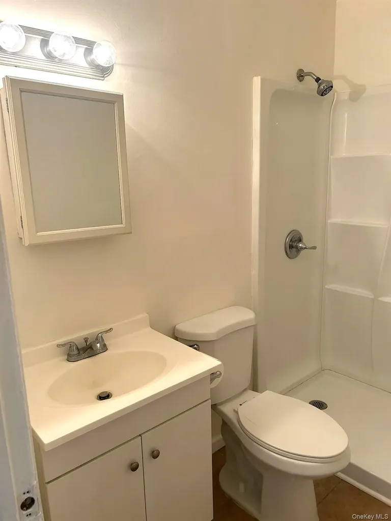 8 Colonial Road Beacon NY 12508