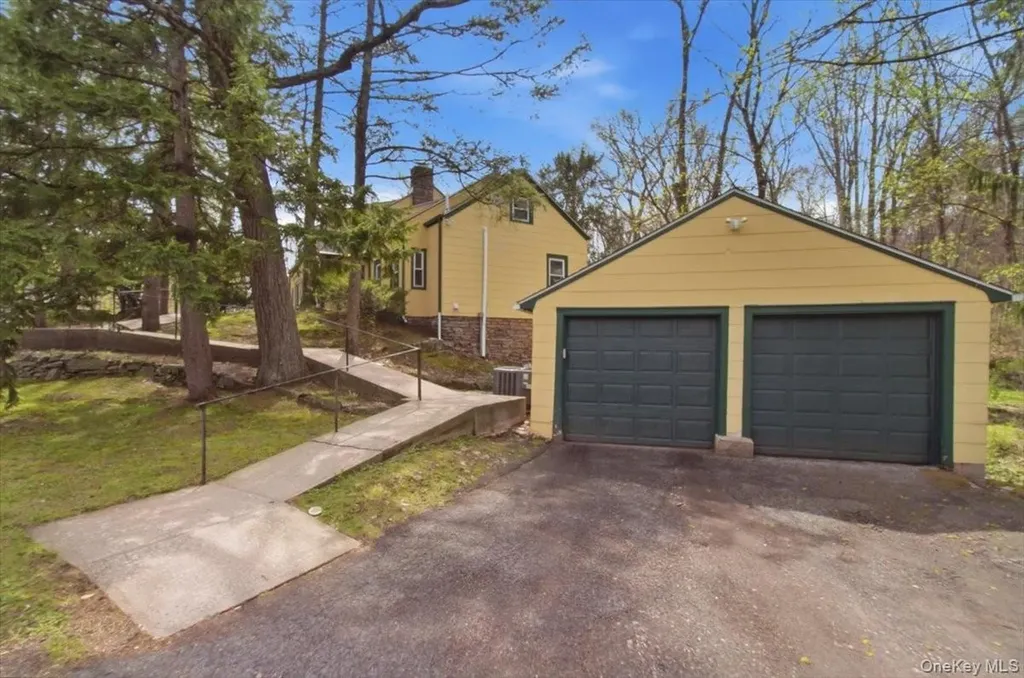145 Saxon Woods Road White Plains NY 10605