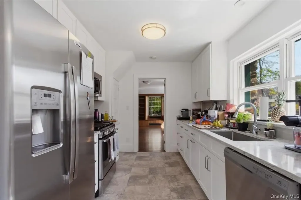 145 Saxon Woods Road White Plains NY 10605