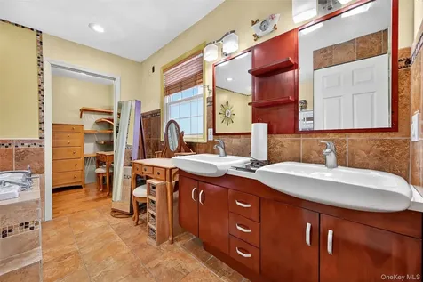 14 Malone Avenue Garnerville NY 10923