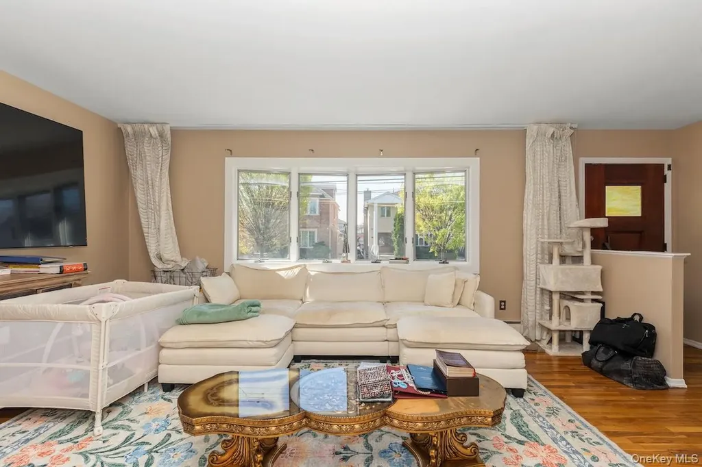 15143 21st Avenue Whitestone NY 11357