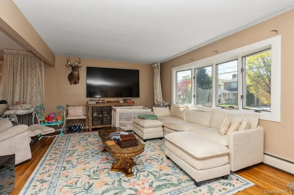 15143 21st Avenue Whitestone NY 11357