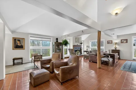 213 Vail Lane North Salem NY 10560