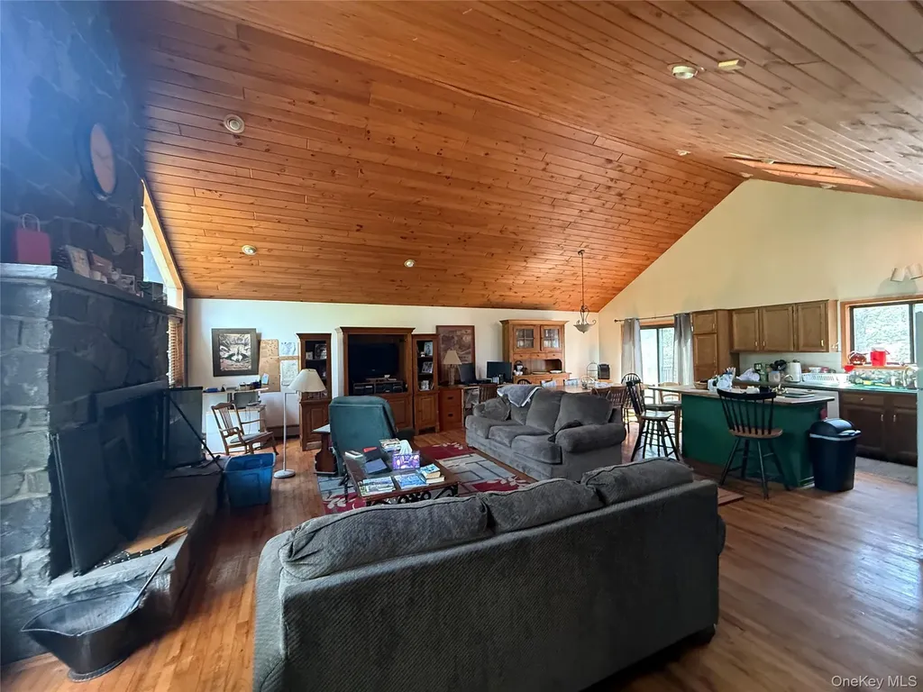 21 Parkside Drive Glen Spey NY 12737