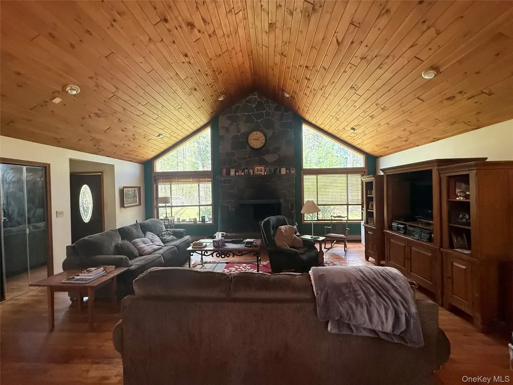 21 Parkside Drive Glen Spey NY 12737
