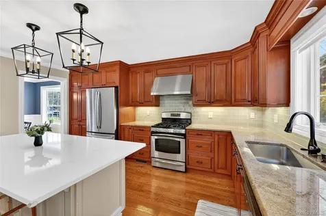 228 Sarles Lane Pleasantville NY 10570