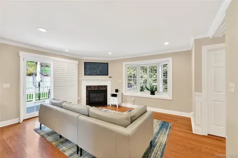 228 Sarles Lane Pleasantville NY 10570