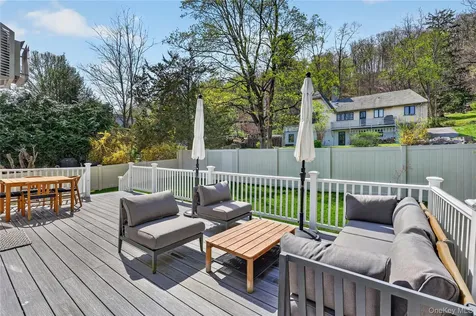 228 Sarles Lane Pleasantville NY 10570