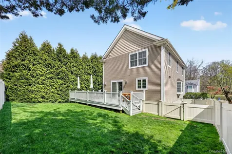 228 Sarles Lane Pleasantville NY 10570