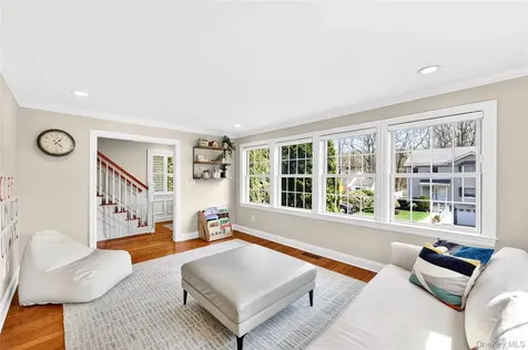 228 Sarles Lane Pleasantville NY 10570