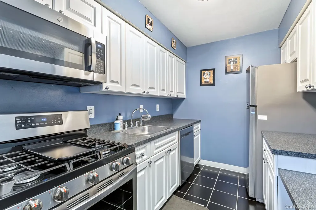 129 Pointe Circle N Coram NY 11727