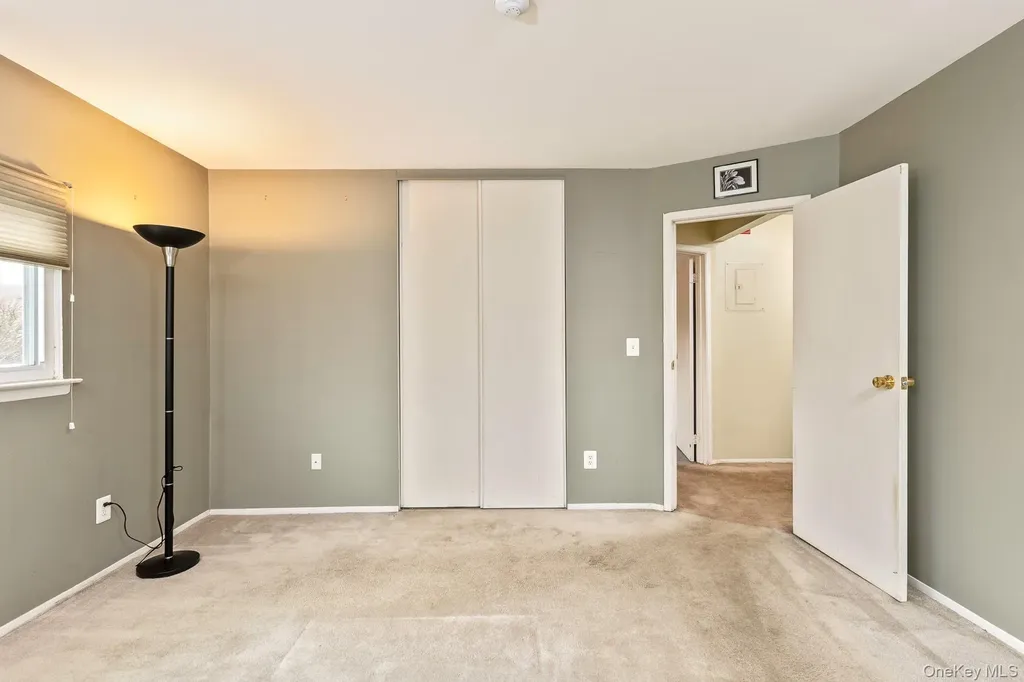 129 Pointe Circle N Coram NY 11727