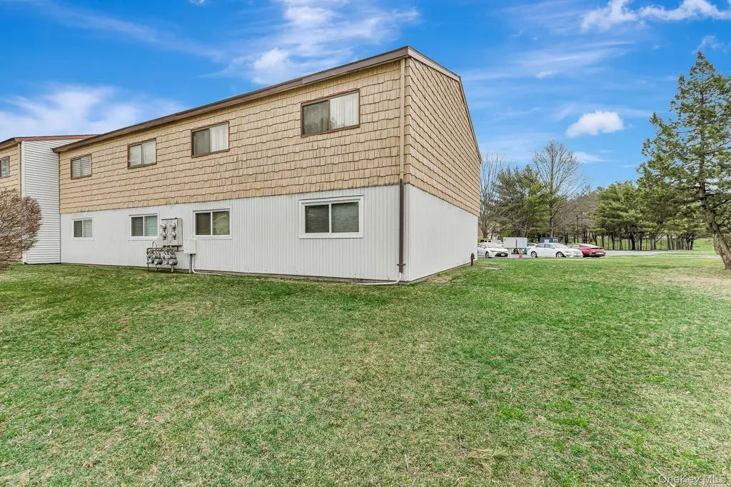 129 Pointe Circle N Coram NY 11727