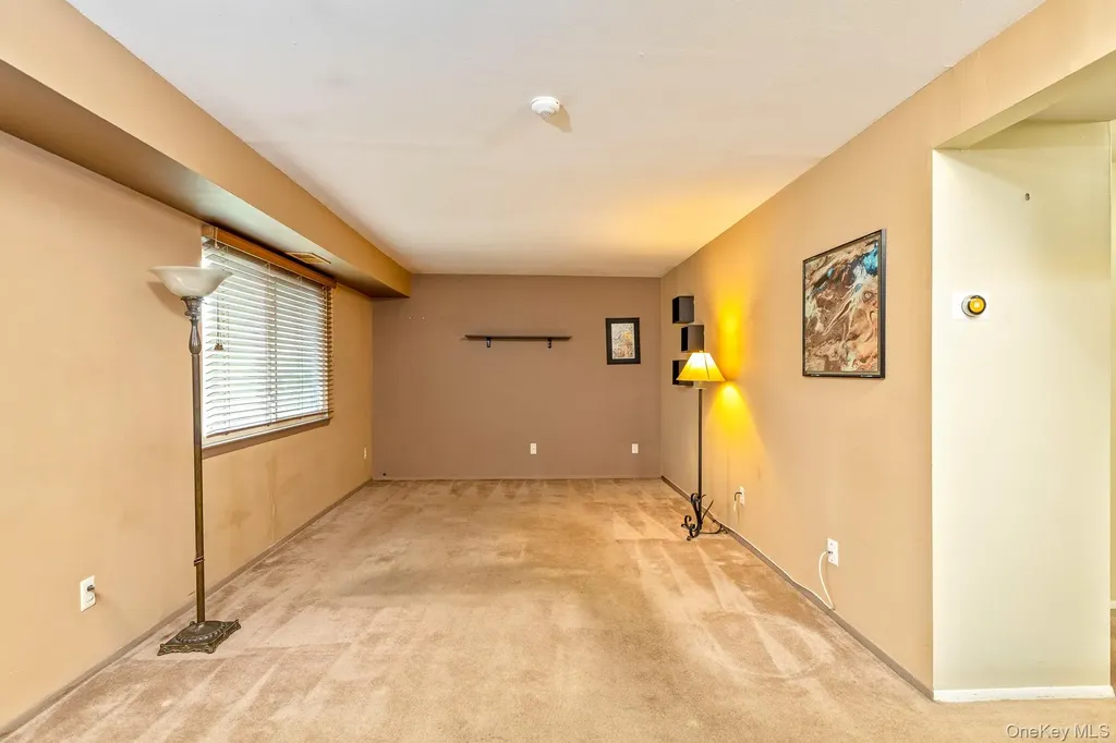 129 Pointe Circle N Coram NY 11727