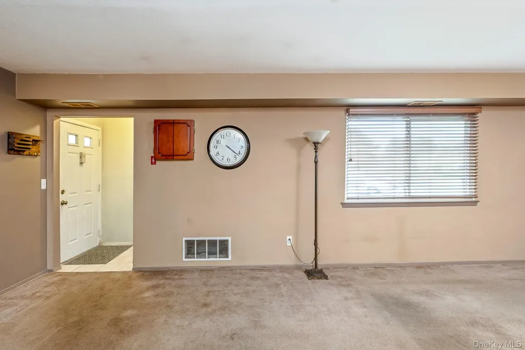 129 Pointe Circle N Coram NY 11727