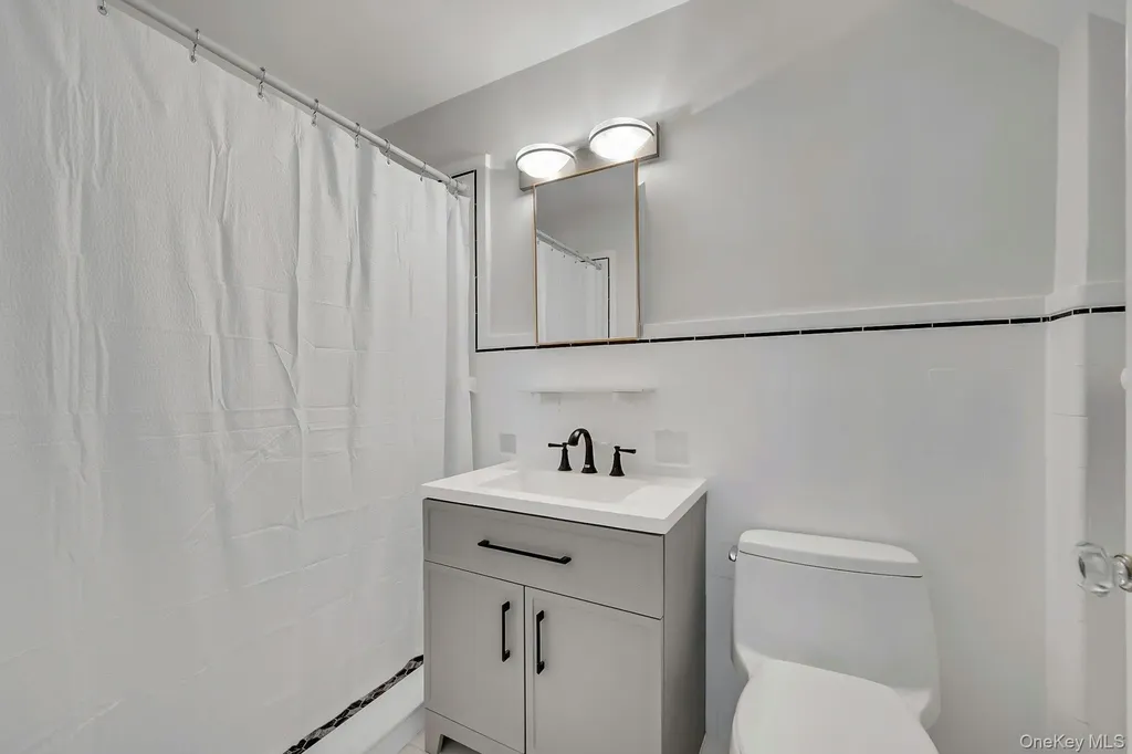 83 Parkway W Mount Vernon NY 10552